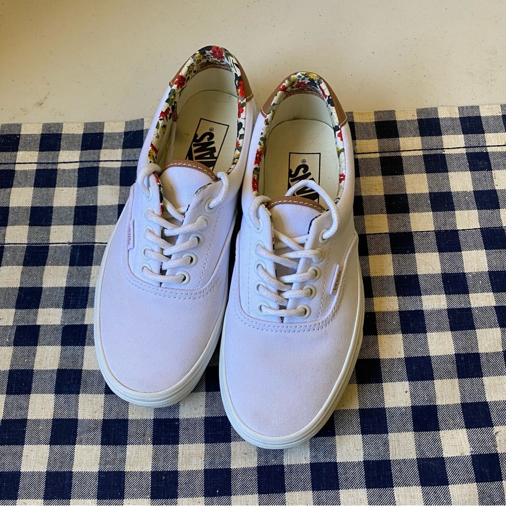 White Vans Atwood